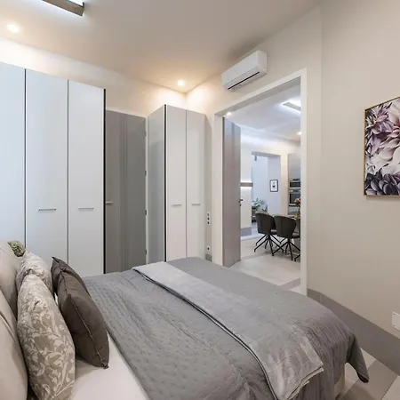 Luxurious High-end Grand On The St Stephen Road 아파트