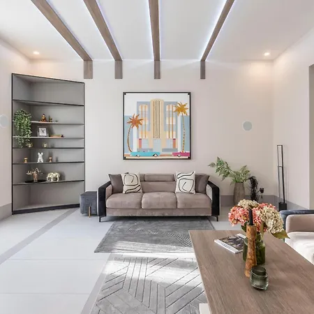 아파트 Luxurious High-end Grand On The St Stephen Road