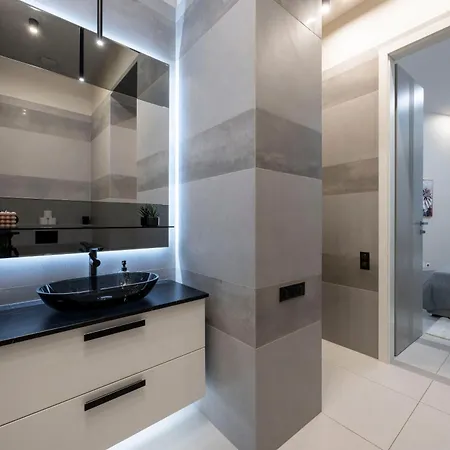 Luxurious High-end Grand On The St Stephen Road 아파트