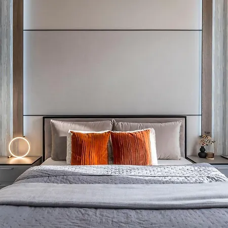 아파트 Luxurious High-end Grand On The St Stephen Road *