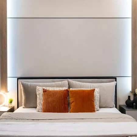 Luxurious High-end Grand On The St Stephen Road