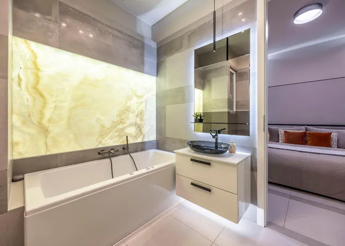 Luxurious High-end Grand On The St Stephen Road *