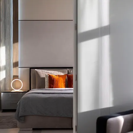 Luxurious High-end Grand On The St Stephen Road Apartment