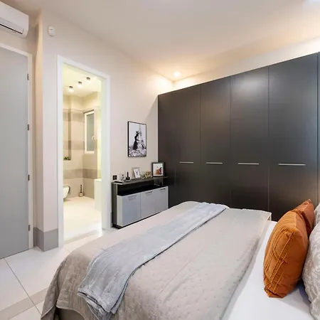 Luxurious High-end Grand On The St Stephen Road Budapest